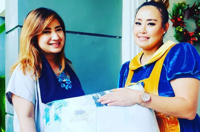 Pinkan Mambo saat berada di tengah bisnis UMKM