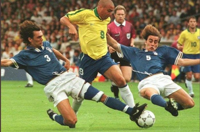 Duel klasik Italia vs Brasil di Tournoi de France, 8 Juni 1997.