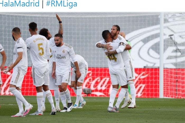 Pemain Real Madrid merayakan kemenangan atas Eibar dengan skor 3-1 pada laga pekan ke-28 Liga Spanyol, Minggu (14/6/2020) malam atau Senin dini hari WIB.