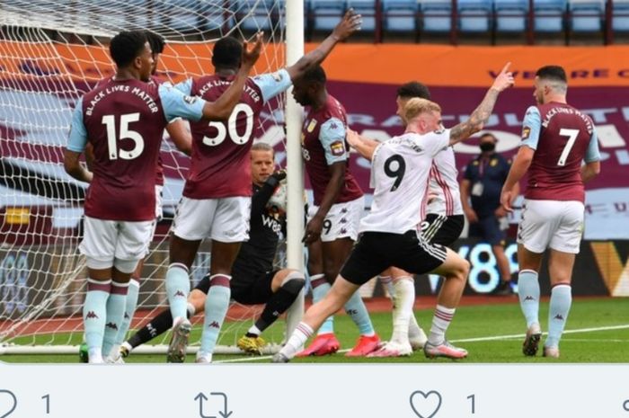 Partai tunda antara Aston Villa melawan Sheffield United yang digelar di Villa Park, Kamis (18/6/2020) dini hari WIB, diwarnai kontroversi gol hantu.