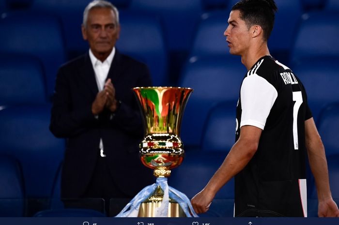 Momen kegagalan Cristiano Ronaldo merengkuh gelar Coppa Italia 2019-2020 bersama Juventus usai takluk dari Napoli 2-4 dalam babak adu penalti.