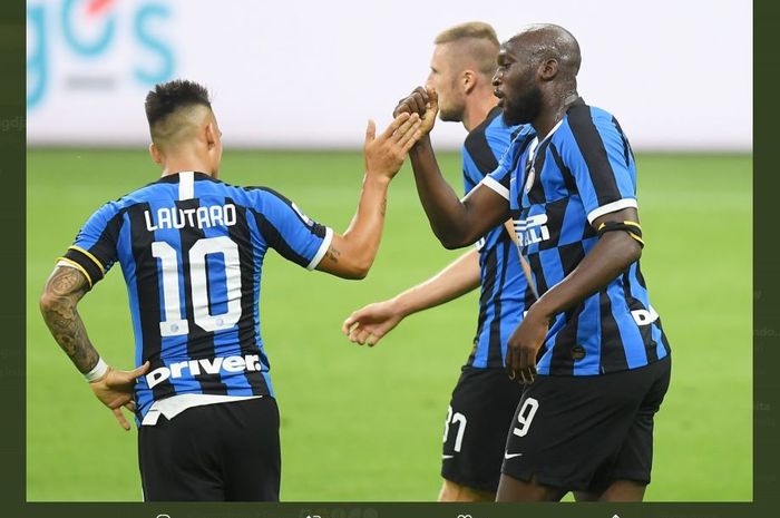 Romelu Lukaku dan Lautaro Martinez menyumbang gol untuk Inter Milan ke gawang Sampdoria dalam lanjutan Liga Italia, 21 Juni 2020.