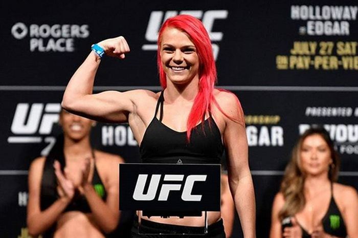 Petarung wanita UFC, Gillian Robertson.