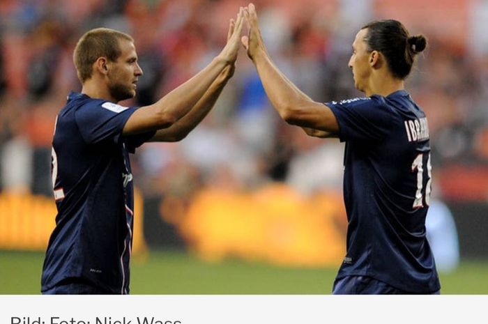 Mathieu Bodmer dan Zlatan Ibrahimovic saat masih memperkuat Paris Saint-Germain (PSG).