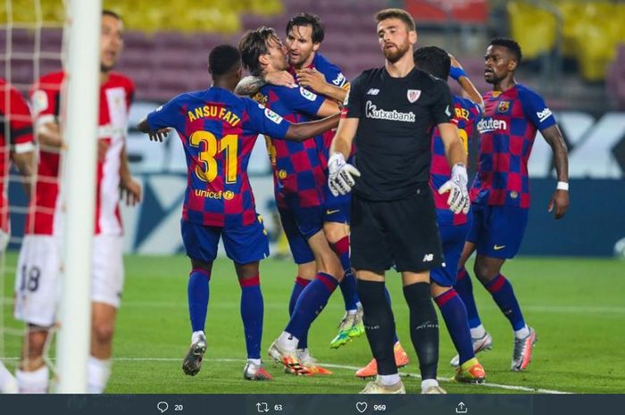 Para pemain Barcelona merayakan gol Ivan Rakitic ke gawang Athletic Bilbao pada laga pekan ke-31 Liga Spanyol 2019-2020, Selasa (23/6/2020) waktu setempat.