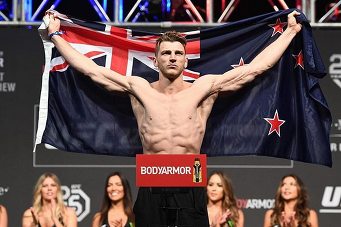 Petarung UFC asal New Zealand berjulukan Si Tukang Gantung, Dan Hooker.