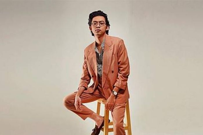 Lirik dan Terjemahan Lagu 'Deeper' - Pamungkas, I Wish You Sunshine In The Sky - Sonora.id