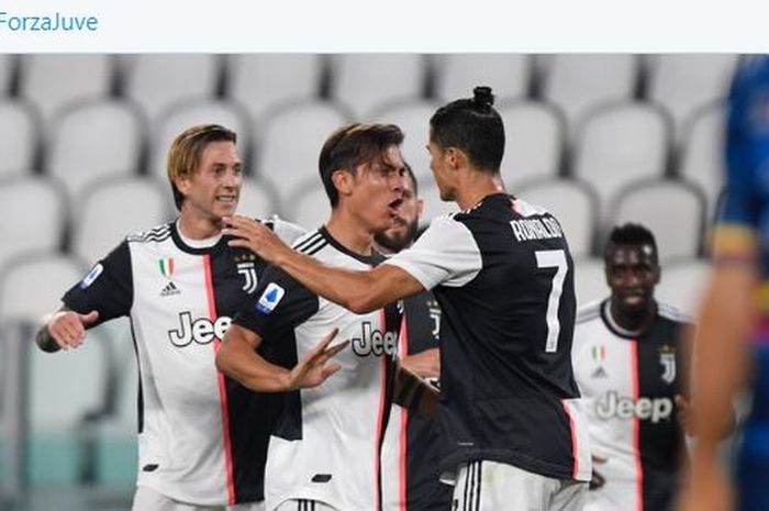 Megabintang Juventus, Cristiano Ronaldo, merayakan gol yang dicetak ke gawang Lecce dalam laga Liga Italia di Stadion Allianz, Jumat (26/6/2020).