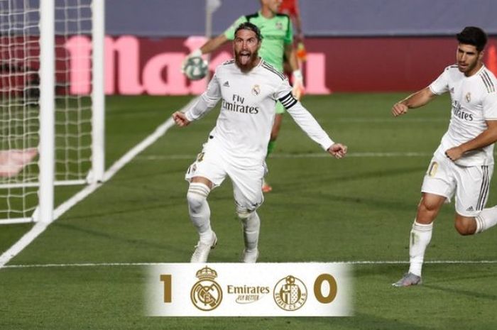 Bek Real Madrid, Sergio Ramos, merayakan gol ke gawnag Getafe dalam pertandingan Liga Spanyol, Kamis (2/7/2020).