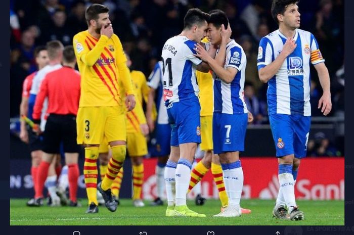 Skuad Espanyol saat berhadapan dengan Barcelona.
