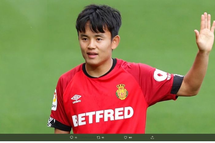 Pemain Mallorca, Takefusa Kubo, mencetak gol ke gawang Levante pada laga Kamis (9/7/2020).