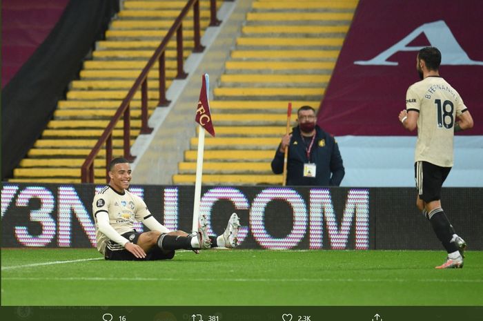 Bruno Fernandes mendatangi Mason Greenwood guna merayakan gol yang dicetak sang bomber usai menjebol gawang Aston Villa dalam laga pekan ke-34 Liga Inggris, Kamis (9/7/2020).