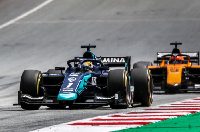 Pembalap tim DAMS, Sean Gelael, tampil pada balapan kedua GP F2 Styria di Red Bull Ring, Austria, Minggu (12/7/2020)