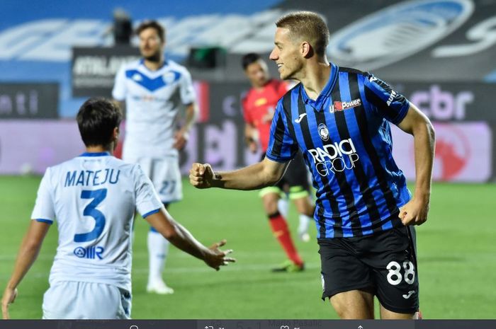 Penyerang Atalanta, Mario Pasalic, merayakan gol ke gawang Brescia pada laga pekan ke-33 Liga Italia 2019-2020, Rabu (15/7/2020) dini hari WIB.