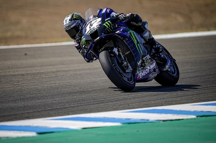 Pembalap Monster Energy Yamaha, Maverick Vinales, memacu motornya pada sesi tes menjelang seri perdana MotoGP Spanyol di Sirkuit Jerez, Spanyol, 15 Juli 2020.
