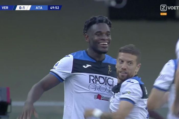 Duvan Zapata merayakan gol ke gawang Hellas Verona dalam laga pekan ke-34 Liga Italia 2019-2020.