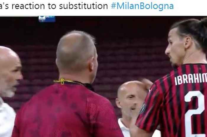 Striker AC Milan, Zlatan Ibrahimovic, marah usai diganti menit ke-62. Dia pun mengucapkan kalimat yang bikin pelatih Stefano Pioli bingung.