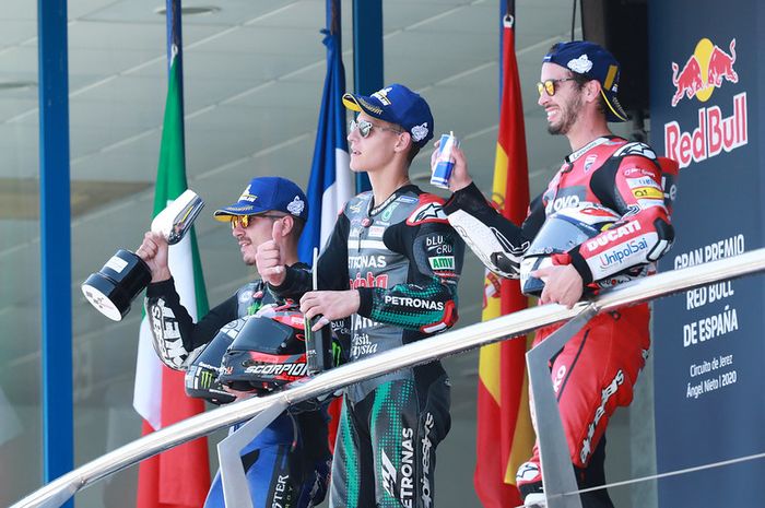 Fabio Quartararo (tengah) jadi juara MotoGP Spanyol 2020. Pertama kalinya dalam berkarier di MotoGP, pertama kalinya Prancis juara di era MotoGP 4-Tak dan pertama kali lainnya