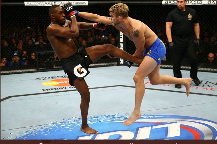 Duel Jon Jones kontra Alexander Gustafsson di UFC 165, 21 September 2013.