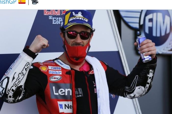 Mantan pembalap Ducati, Andrea Dovizioso, saat merayakan keberhasilannya meraih podium pada balapan MotoGP Spanyol 2020 di Sirkuit Jerez, Spanyol, 19 Juli 2020.