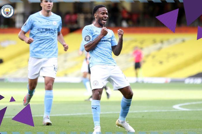 Penyerang Manchester City, Raheem Sterling, merayakan gol ke gawang Watford pada pekan ke-37 Liga Inggris 2019-2020.