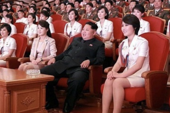 Pemimpin Korea Utara, Kim Jong Un, keluarkan aturan terbaru cara berpakaian atau fashion bagi wanita di Korea Utara. (INSTAGRAM)