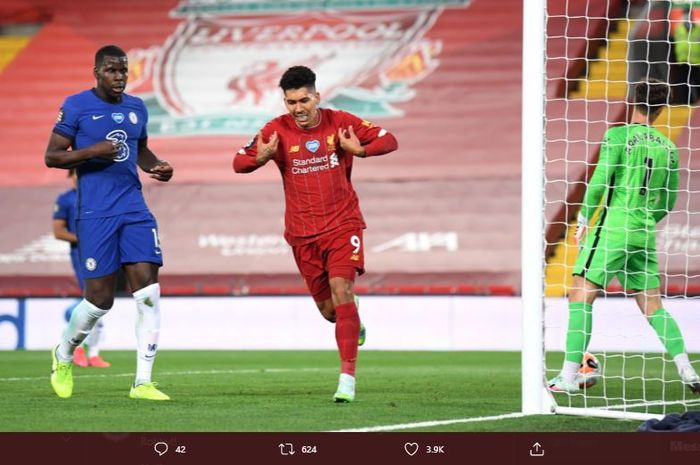 Roberto Firmino merayakan gol yang dia cetak ke gawang Kepa Arrizabalaga dalam laga Liverpool vs Chelsea di laga pekan ke-37 Liga Inggris 2019-2020.
