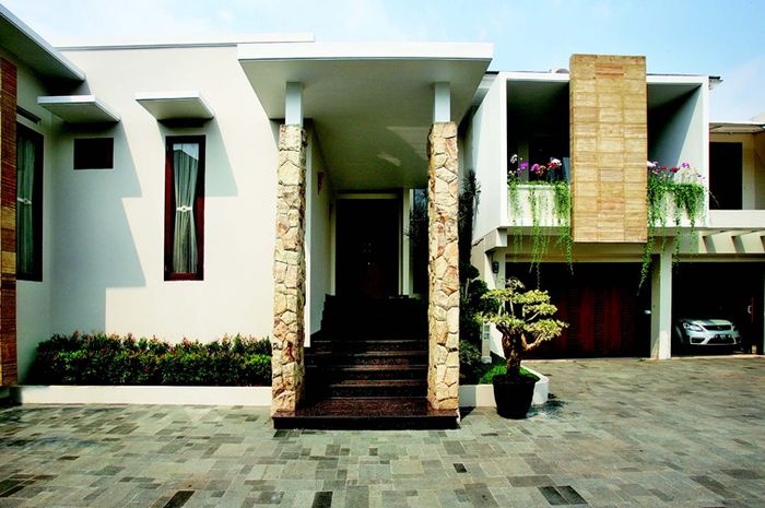 Pesona Fasad Rumah Tropis dan Arsitektur Modern yang Merespons Iklim