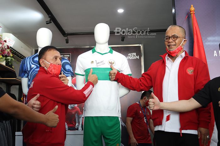 Ketua Umum PSSI, Mochamad Iriawan, dan Anggota Exco PSSI, Hanura Soemitro, hadir dalam acara launching jersey tandang timnas Indonesia