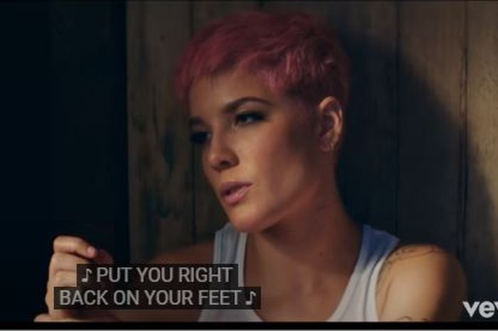 Lirik Lagu dan Terjemahan 'Without Me' Yang Dipopulerkan Oleh Halsey