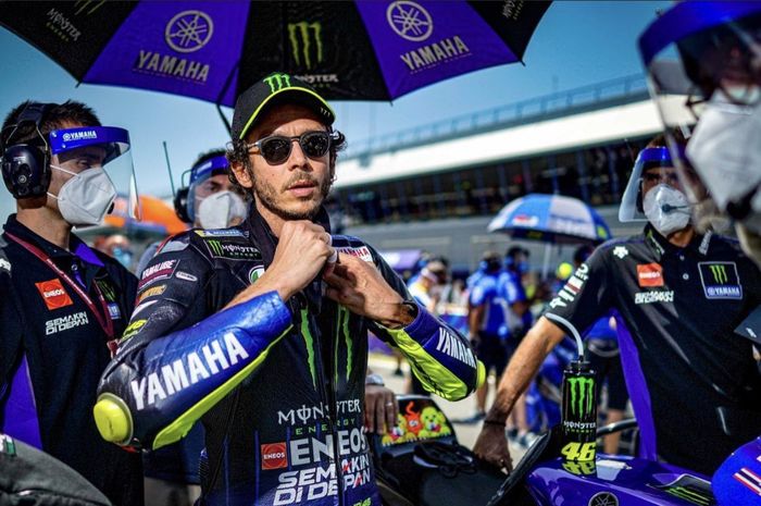 Valentino Rossi memberikan tekanan kepada Yamaha