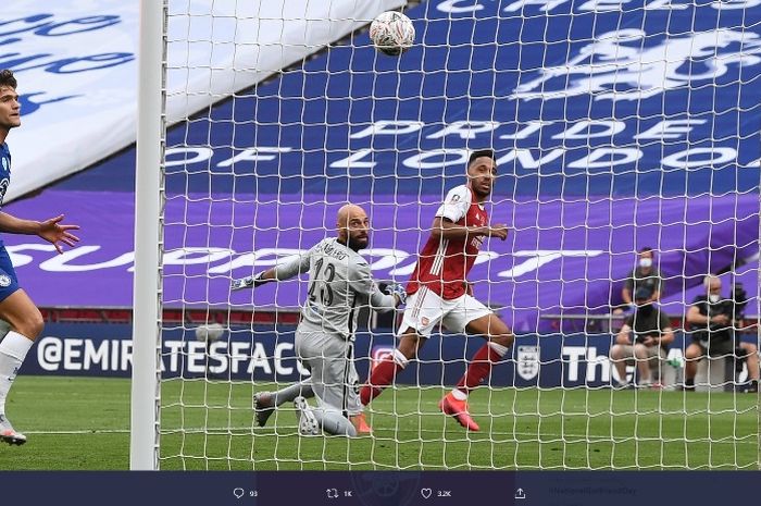 Striker Arsenal, Pierre-Emerick Aubameyang, menciptakan dua gol ke gawang Chelsea pada final Piala FA di Stadion Wembley, Sabtu (1/8/2020).