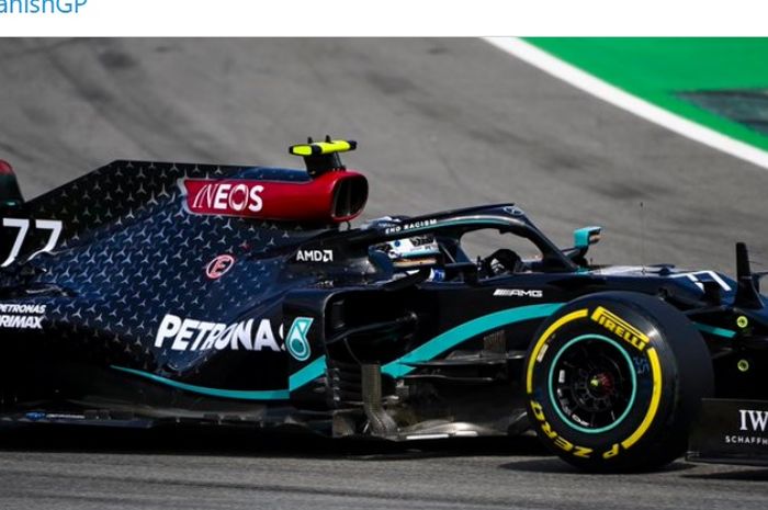 Pembalap Mercedes, Valtteri Bottas, saat melakoni sesi latihan bebas pertama Formula 1 GP Spanyol di Sirkuit Catalunya, Spanyol, 14 Agustus 2020.