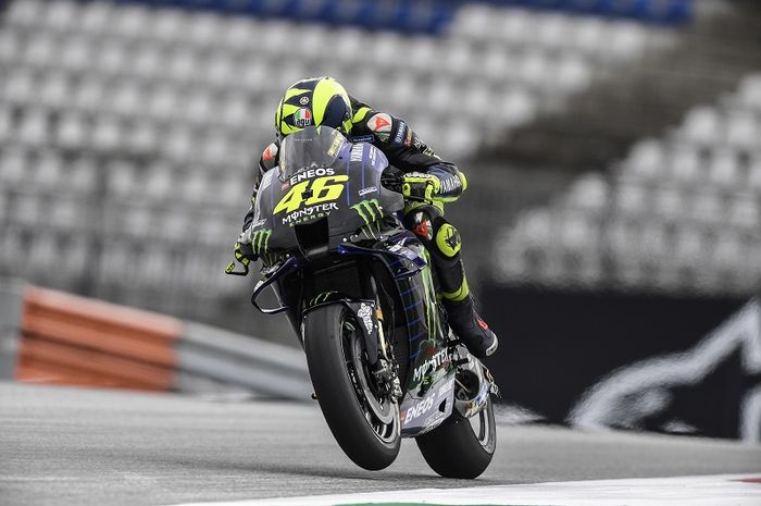 Pembalap Monster Energy Yamaha, Valentino Rossi, saat melakoni sesi latihan bebas pertama MotoGP Austria di Red Bull Ring, Austria, 14 Agustus 2020.