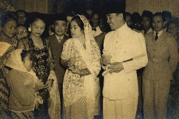 Ibu Negara Pertama Republik Indonesia, Penjahit Bendera Sang Saka Merah