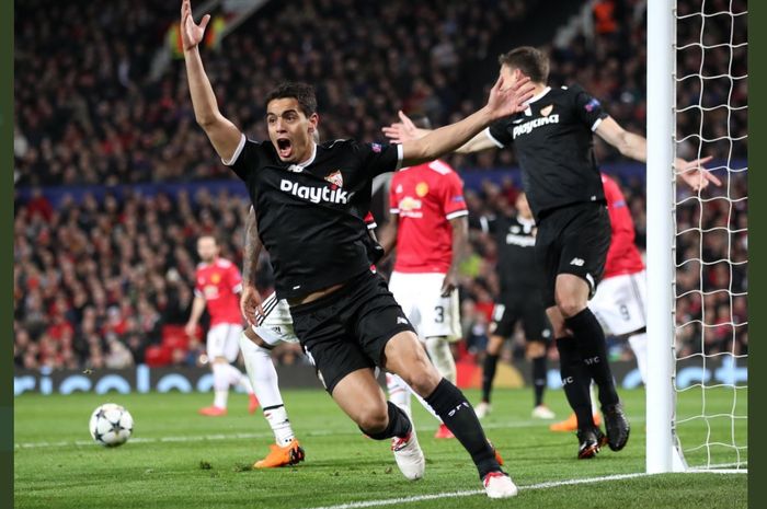 Momen eks penyerang Sevilla, Wissam Ben Yedder menjebol gawang Manchester United pada laga babak 16 besar Liga Champions 2017-2018.