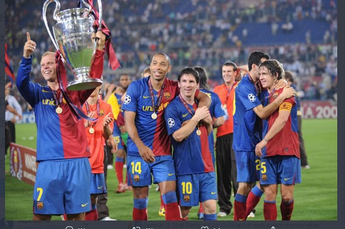 Thierry Henry (tengah) ketika masih membela Barcelona.