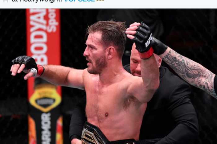 Stipe Miocic berhasil mempertahankan gelar juara kelas berat setelah mengalahkan Daniel Cormier pada UFC 252 di Las Vegas, Amerika Serikat, Minggu (16/8/2020) WIB.