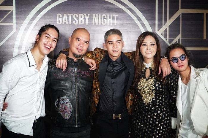 Dul Jaelani Biodata : Dul Jaelani Gantikan Posisi Ahmad Dhani di Konser Reuni ... : Tapi, tentu saja kehadiran tiara memiliki tempat tersendiri.