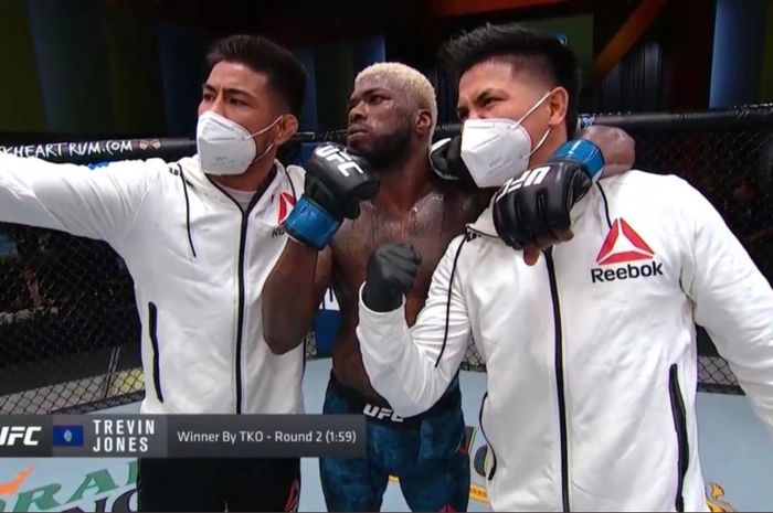 Petarung asal Guam, Trevin Jones, meraih kemenangan dalam debutnya di UFC, Minggu (23/8/2020) pagi WIB.