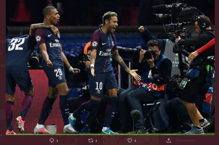 Neymar Jr merayakan golnya untuk Paris Saint-Germain ke gawang Bayern Muenchen di Liga Champions 2017-2018.