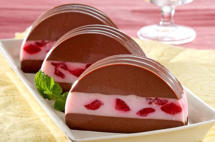 Resep Puding Cokelat Lapis Stroberi Ini Bikin Semua Terpana Untuk Mencobanya