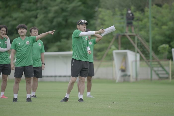 SHin Tae-yong saat pimpin latihan timnas U-19 Indonesia di Kroasia.