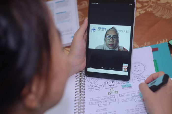 Inilah Kisi Kisi Soal Dan Jawaban Uts Buku Tematik Kelas 2 Sd Tema 2 Bermain Di Lingkunganku Semua Halaman Fotokita