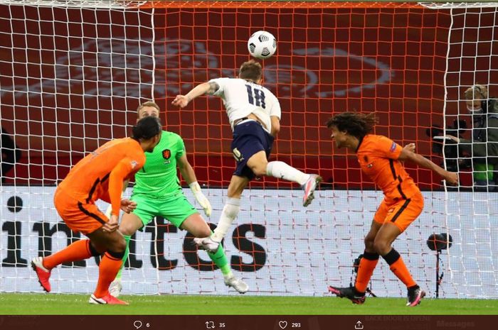 Nicolo Barella mencetak gol ke gawang Belanda dalam ajang UEFA Nations League 2020.