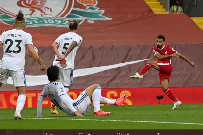 Proses terjadinya gol kedua Mohamed Salah ke gawang Leeds United pada laga Liga Inggris di Stadion Anfield, Sabtu (12/9/2020).