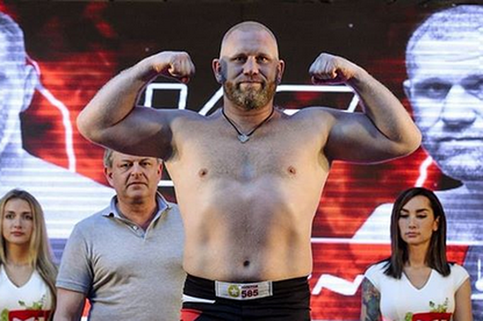 Petarung MMA, Sergey Kharitonov.