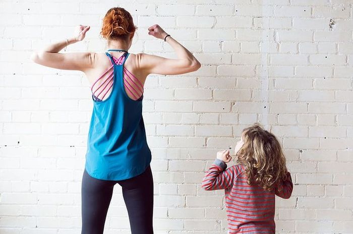 Melengkungnya Tulang Punggung Ke Arah Depan Akibat Melengkungnya Tulang Punggung Ke Arah Depan Akibat