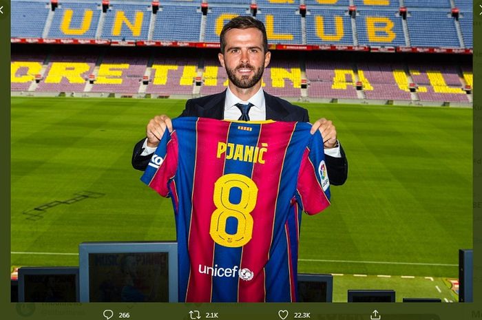  Barcelona resmi memperkenalkan Miralem Pjanic sebagai pemain anyar mereka pada Selasa (15/9/2020) malam WIB.