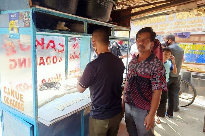 Viral Odading Mang Oleh Rasa Iron Man Pemilik Sebut Sby Dan Bu Ani Yudhiyono Kerap Makan Odading Buatannya Sonora Id